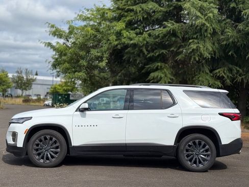 Used 2023 Chevrolet Traverse RS w/ LPO, Floor Liner Package FWD image 2