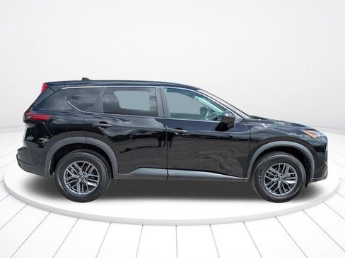 Used 2024 Nissan Rogue S FWD image 3