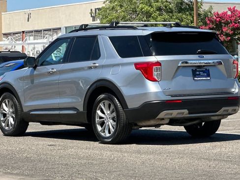 Certified 2022 Ford Explorer XLT w/ Equipment Group 202A RWD image 7