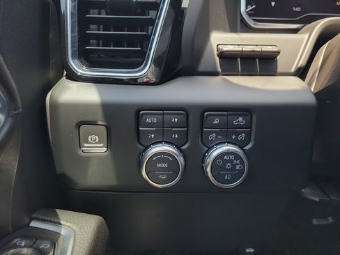 Certified 2024 GMC Sierra 2500 Denali w/ Denali Reserve Package AWD/4WD image 28