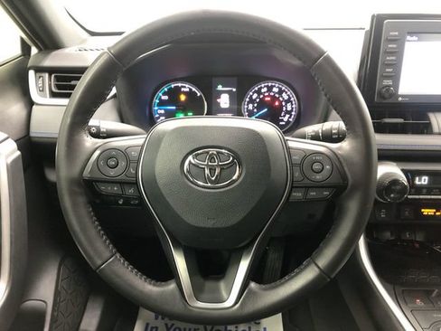 Used 2022 Toyota RAV4 SE w/ Convenience Package AWD/4WD image 17