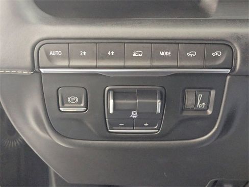 Used 2023 Cadillac Escalade ESV Sport Platinum w/ LPO, ONYX Package image 16