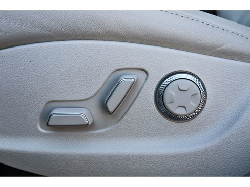 Used 2025 Genesis GV80 2.5T Advanced image 29