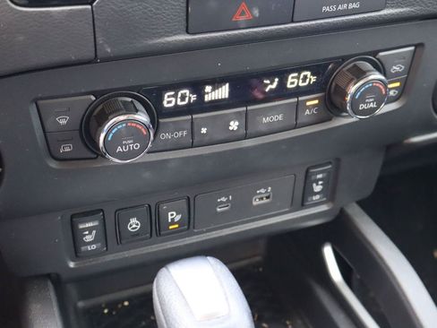 Used 2022 Nissan Frontier SV w/ SV Premium Package RWD image 25