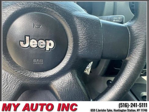 Used 2006 Jeep Liberty Sport w/ Off Road Group AWD/4WD image 18