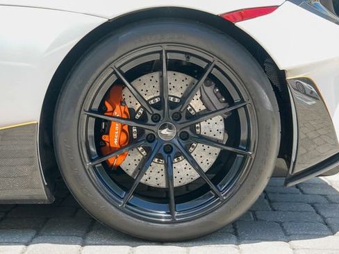 Used 2019 McLaren 600LT RWD image 17