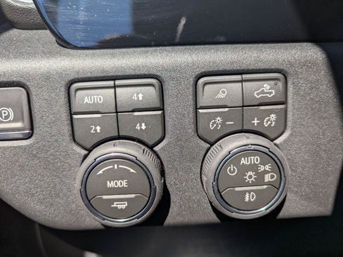 New 2026 Chevrolet Silverado 1500 LTZ w/ LTZ Premium Package AWD/4WD image 34