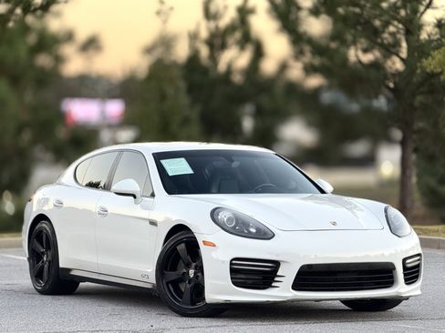 Used 2016 Porsche Panamera GTS image 12