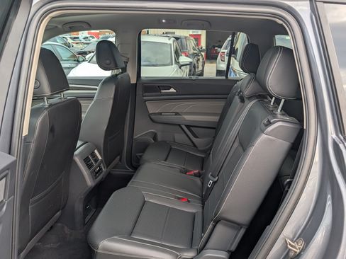 Used 2023 Volkswagen Atlas SE w/ Panoramic Sunroof Package AWD/4WD image 16