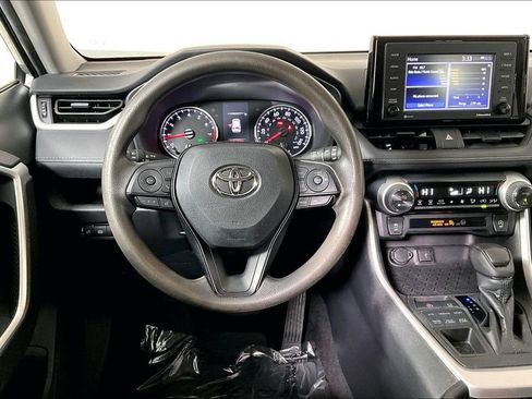 Used 2021 Toyota RAV4 XLE image 5