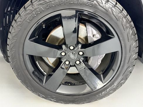 Certified 2023 Land Rover Defender 110 SE AWD/4WD image 30