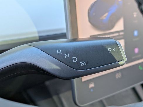 Used 2021 Tesla Model Y Performance image 12