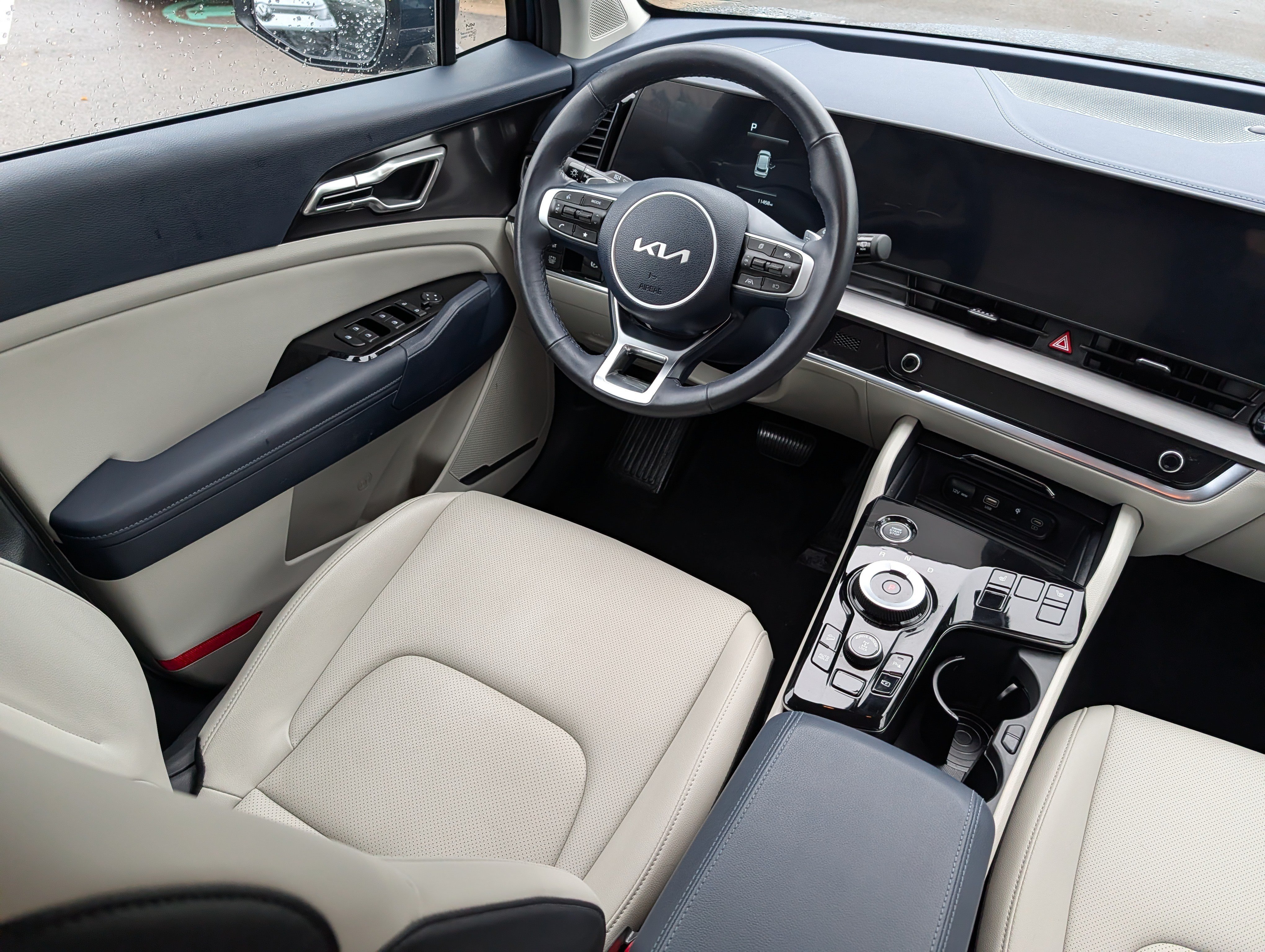 Used 2025 Kia Sportage EX AWD/4WD image 9