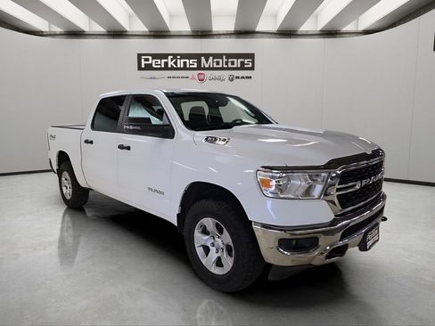Used 2023 RAM 1500 Big Horn AWD/4WD image 3
