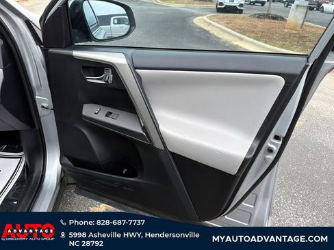 Used 2018 Toyota RAV4 XLE image 32