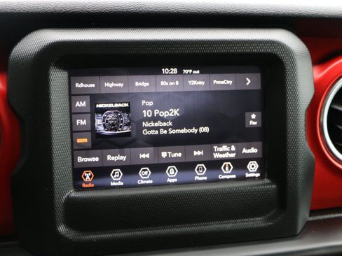 Used 2020 Jeep Gladiator Rubicon AWD/4WD image 19