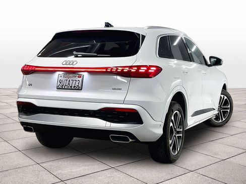 Certified 2025 Audi Q5 Premium w/ Convenience Package AWD/4WD image 14