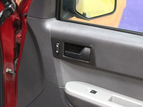 Used 2012 Ford Escape XLT FWD image 11