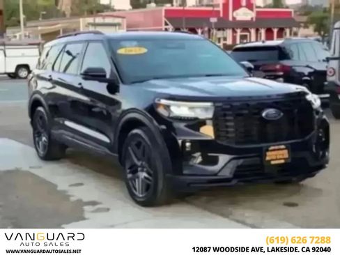 Used 2025 Ford Explorer ST-Line w/ Premium Package RWD image 1