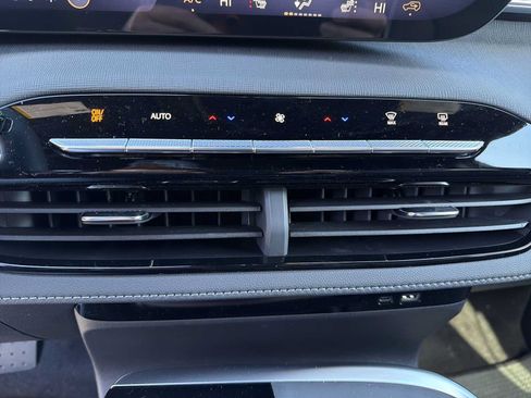 New 2026 Buick Enclave Sport Touring w/ Power Package FWD image 9