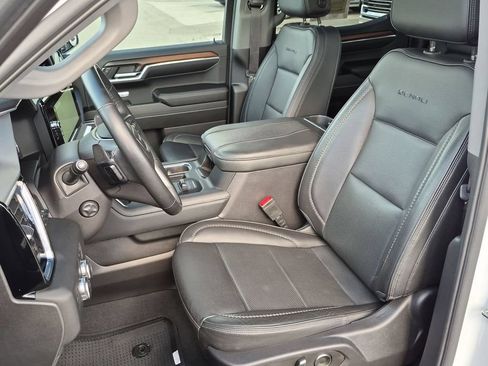 Used 2024 GMC Sierra 1500 Denali w/ Denali Reserve Package RWD image 12