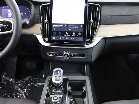 New 2026 Volvo XC90 B6 Plus w/ Protection Package AWD/4WD image 23
