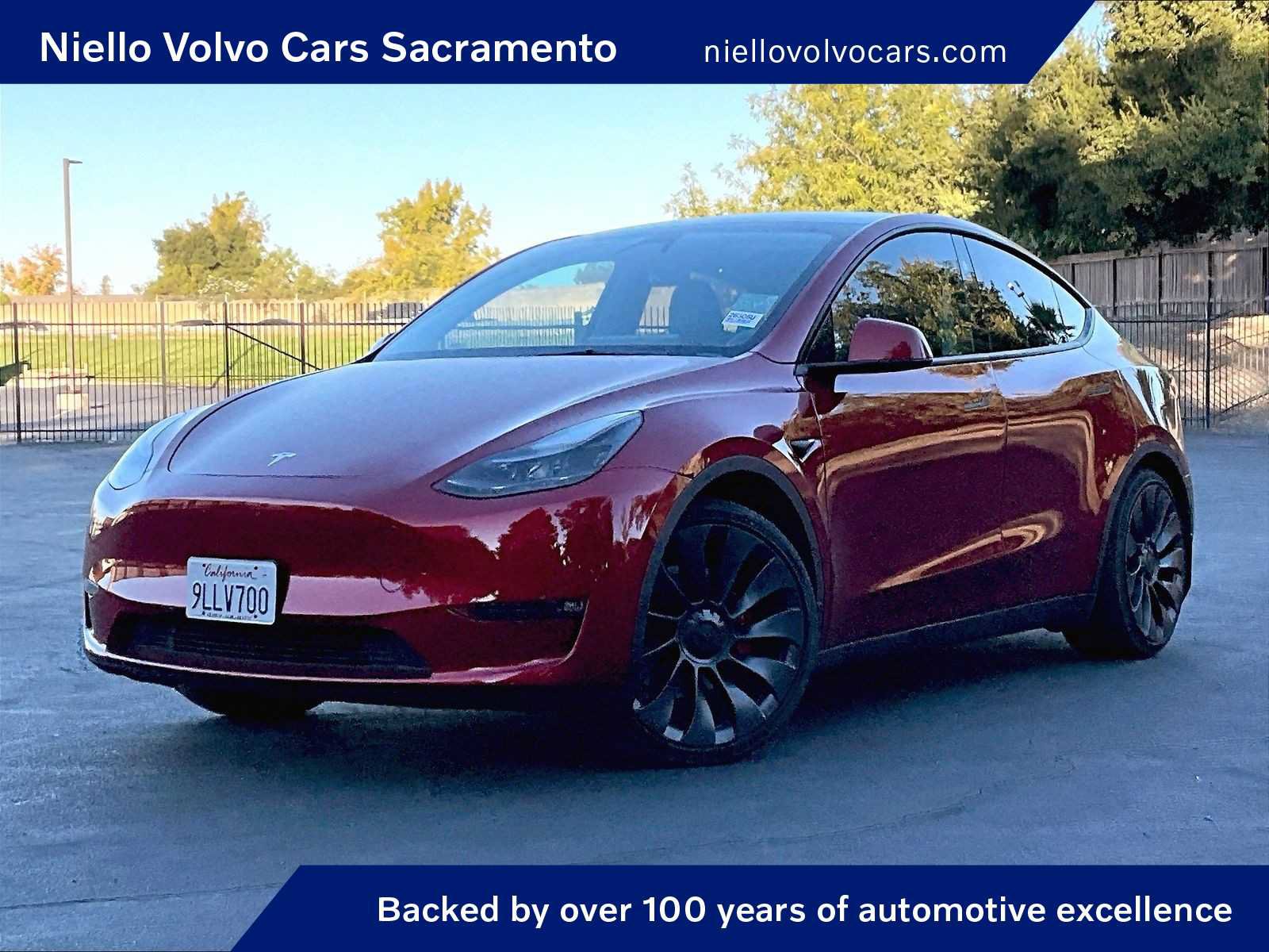 Used 2024 Tesla Model Y Performance AWD/4WD image 1