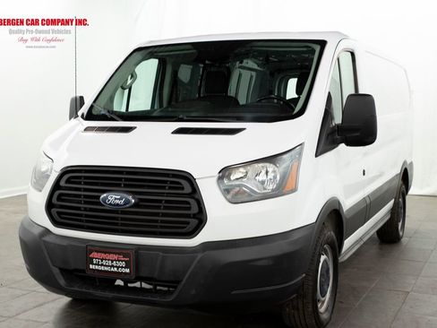 Used 2017 Ford Transit 150 130 Low Roof RWD image 4