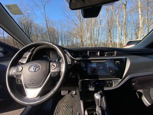 Used 2017 Toyota Corolla SE image 20