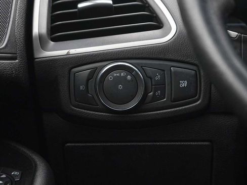 Used 2020 Ford Edge SEL image 23