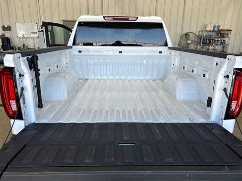Used 2025 GMC Sierra 1500 SLT AWD/4WD image 23