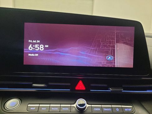 Used 2023 Hyundai Elantra Limited FWD image 25
