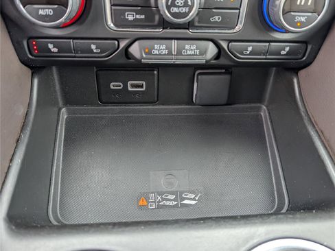 Used 2024 Chevrolet Tahoe LT AWD/4WD image 29