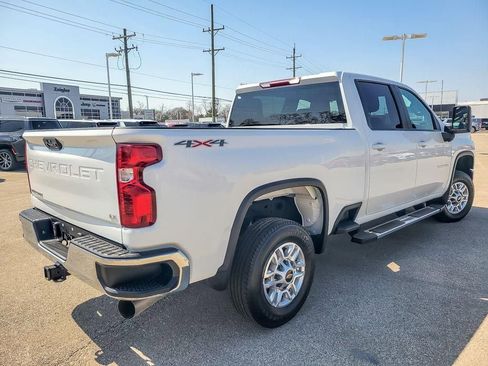 Used 2025 Chevrolet Silverado 2500 LT w/ Convenience Package image 8