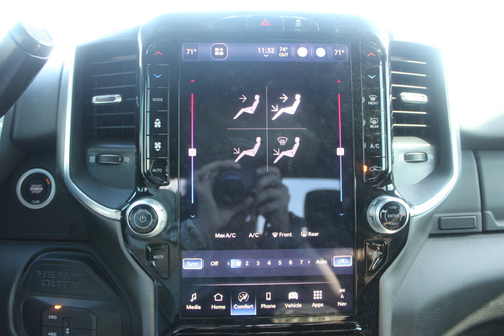 Used 2025 RAM 2500 Big Horn AWD/4WD image 35