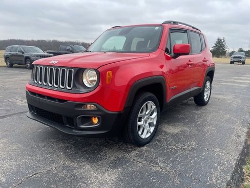 Used 2017 Jeep Renegade Latitude image 3