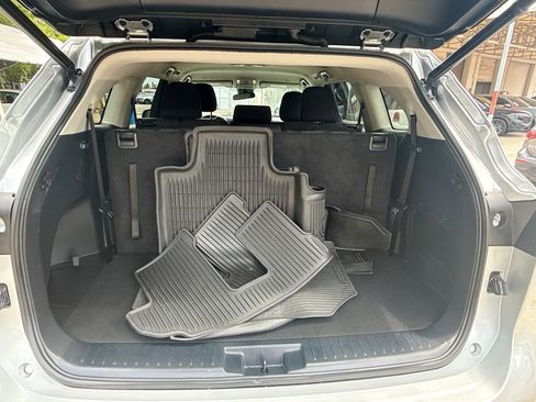 Used 2023 Toyota Highlander LE FWD image 26