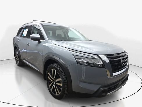 Used 2024 Nissan Pathfinder Platinum w/ Cargo Package FWD image 3