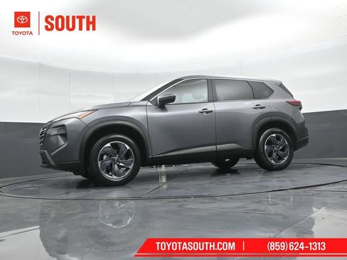 Used 2025 Nissan Rogue SV FWD image 39