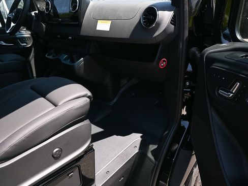 Used 2026 Mercedes-Benz Sprinter 2500 image 19