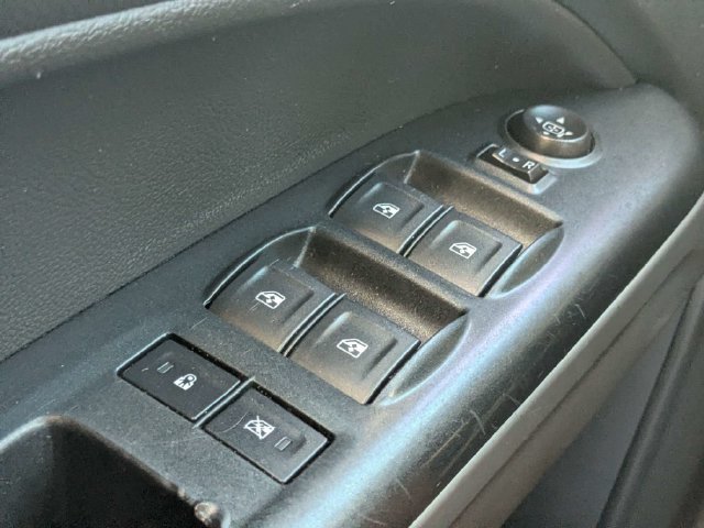 Used 2022 Chevrolet Colorado LT w/ Redline Special Edition RWD image 23