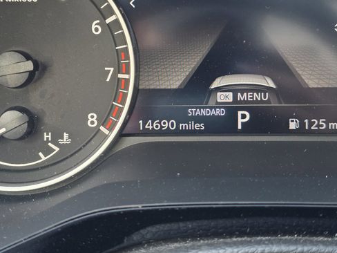 Used 2023 Nissan Pathfinder Platinum image 16