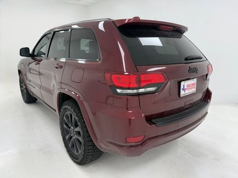 Used 2017 Jeep Grand Cherokee Altitude image 18