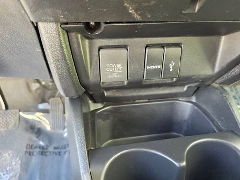 Used 2017 Honda Fit EX image 39