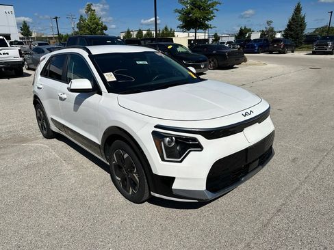 Used 2023 Kia Niro Wind w/ Wind Preserve Package FWD image 4
