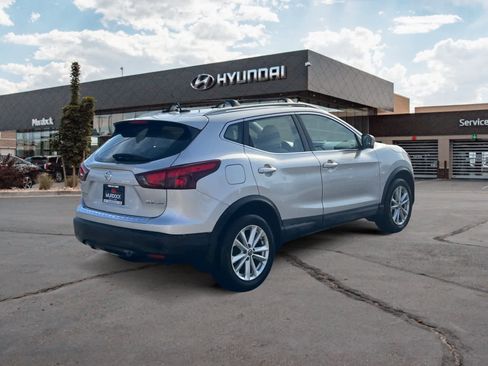 Used 2019 Nissan Rogue Sport SV w/ Technology Package image 5