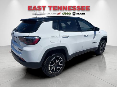 Used 2026 Jeep Compass Trailhawk AWD/4WD image 3