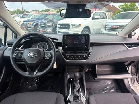 Used 2022 Toyota Corolla LE FWD image 25