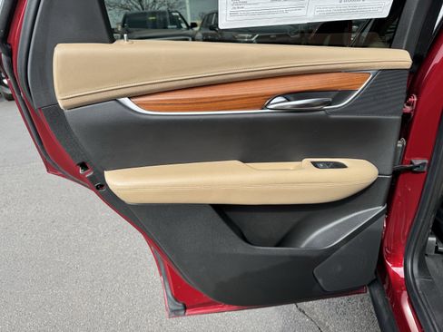 Used 2019 Cadillac XT5 Platinum image 31