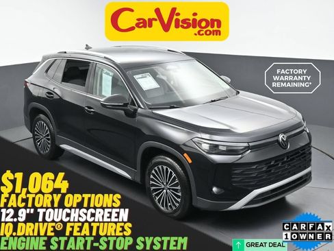 Used 2025 Volkswagen Tiguan S FWD image 1